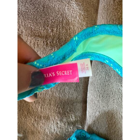 Victorias Secret Bikini - Picture 4 of 7